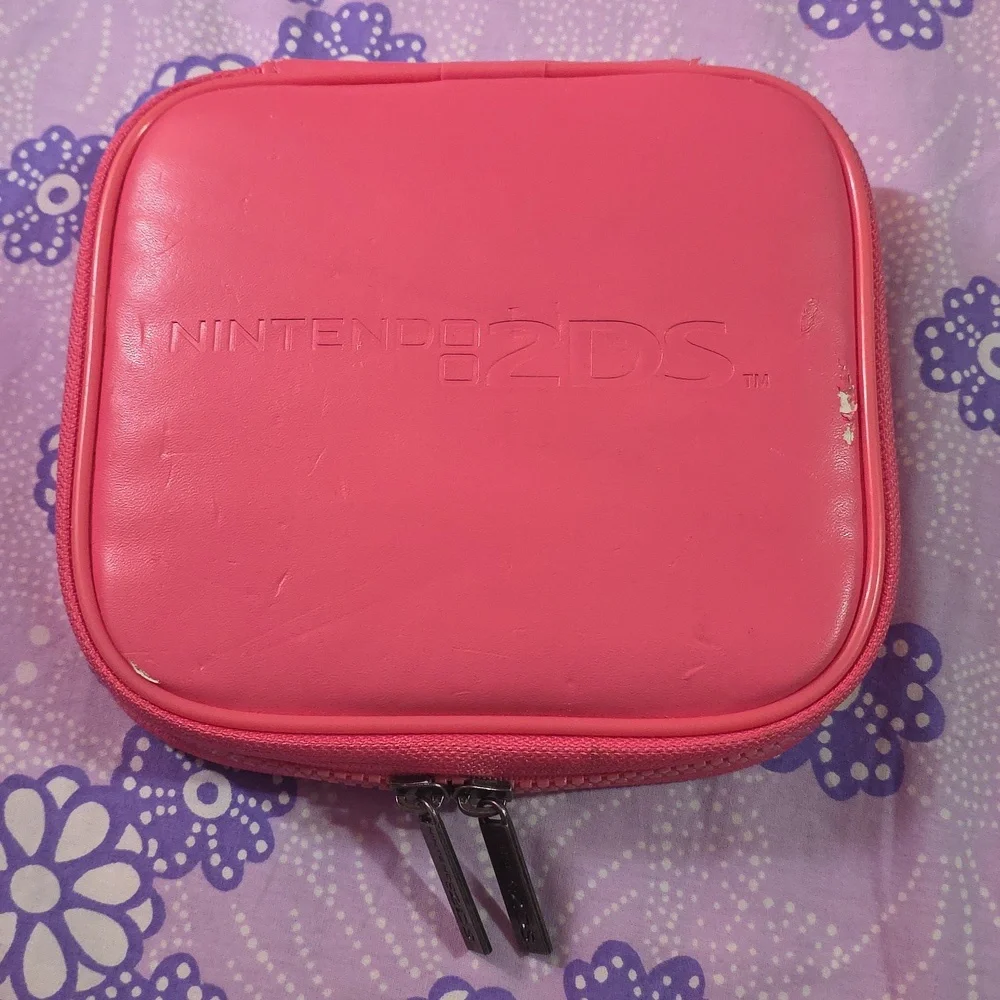 Limited Edition Disney Magical World 2DS and Case